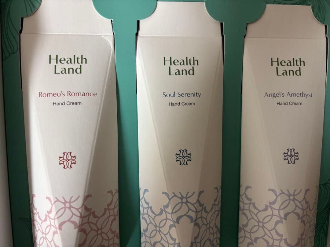 【日本未発売】タイ発高級スパ　愛されアロマのハンドクリーム3本箱付き