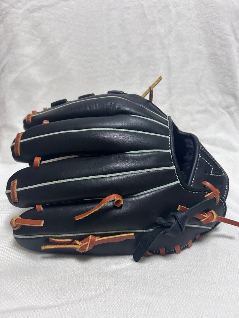 軟式野球グローブ 黒 レザー 編み込みスタイル