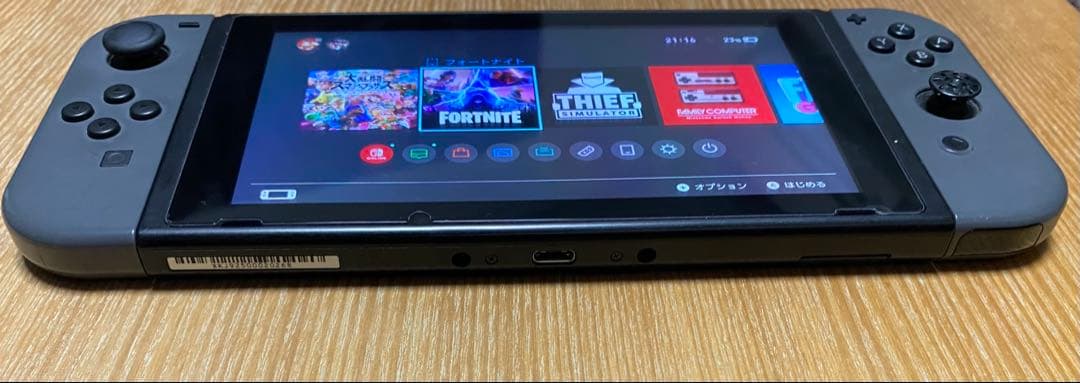 ニンテンドーSwitch +カセット3つ +キーボード＋コントローラー