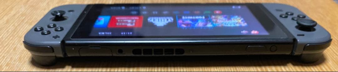 ニンテンドーSwitch +カセット3つ +キーボード＋コントローラー