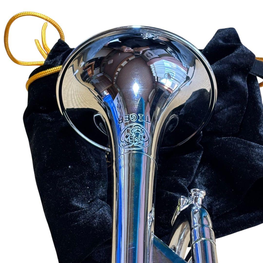 TIGER プラスチック製 トランペット シルバー タイガー