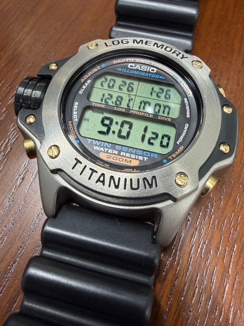 美品 カシオ潜水王DEP-700チタン製ダイバーズウォッチ