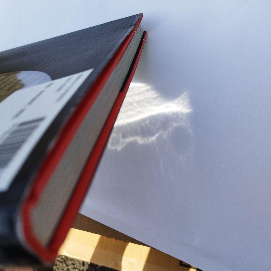 室瀬和美作品集　2014年初版 166PS HC