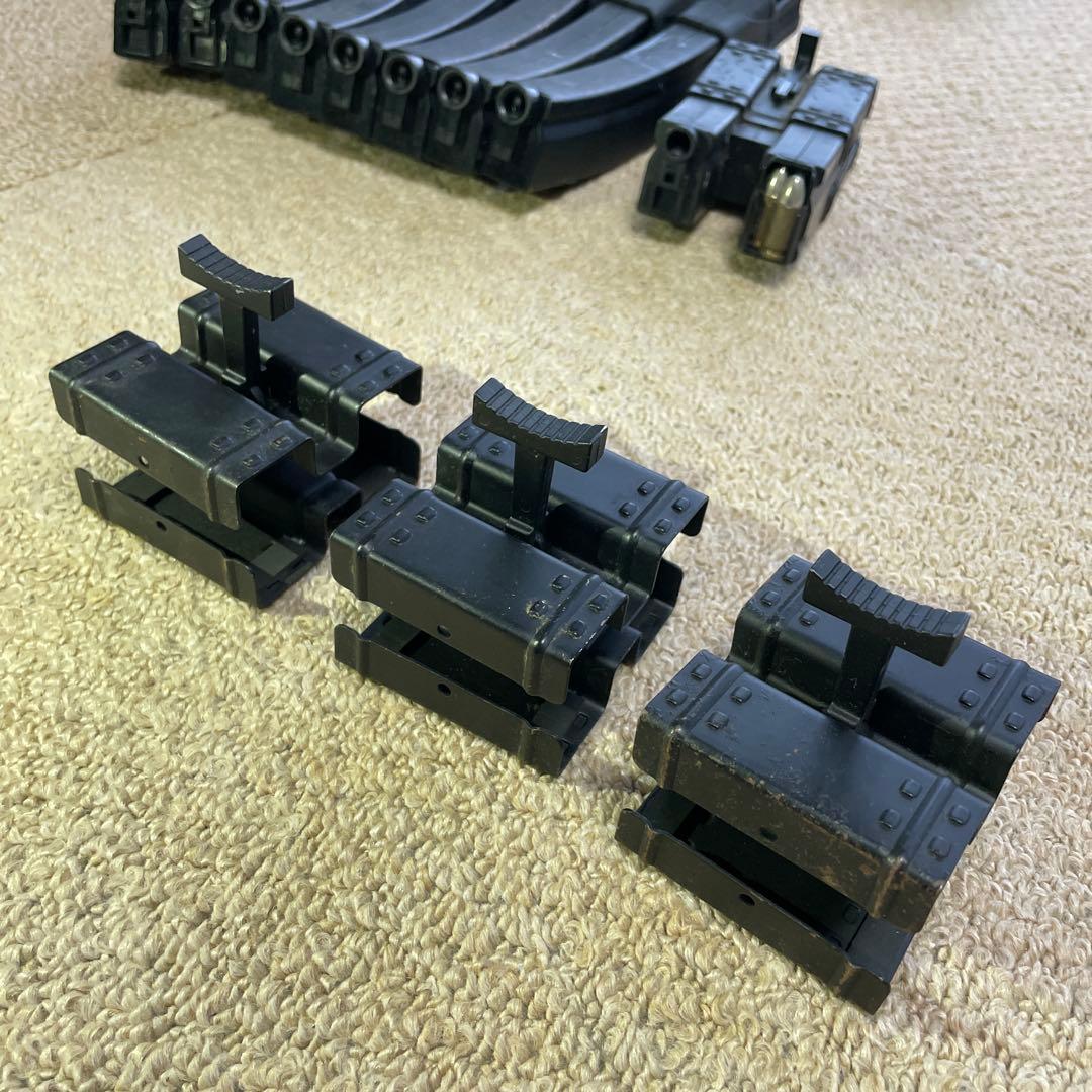 東京マルイ電動ガンMP5マガジン合計9本＋マガジンクリップ3個