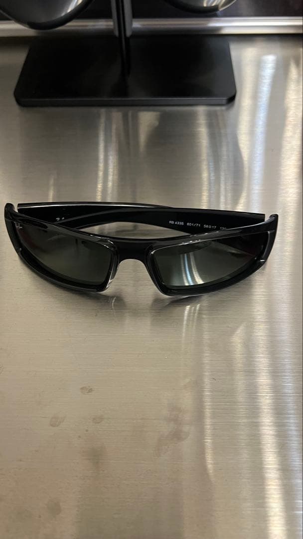 3House着用 ray ban RB4335