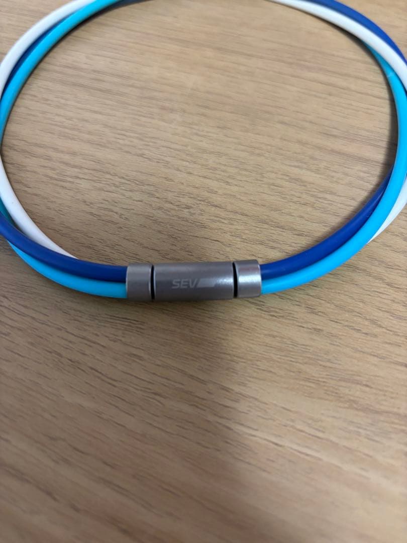 SEV ネックレス 青白　チタン