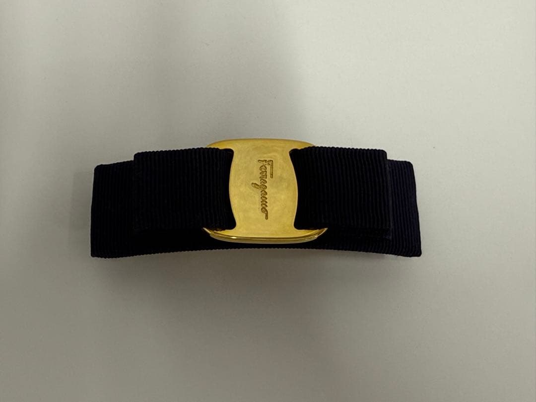 Salvatore Ferragamo ネイビー ヘアクリップ　バレッタ　ヴァラ