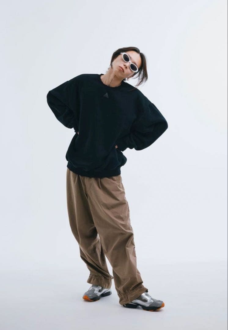 ニートと居候とたかさき×SAMPLE スウェット　ブラック