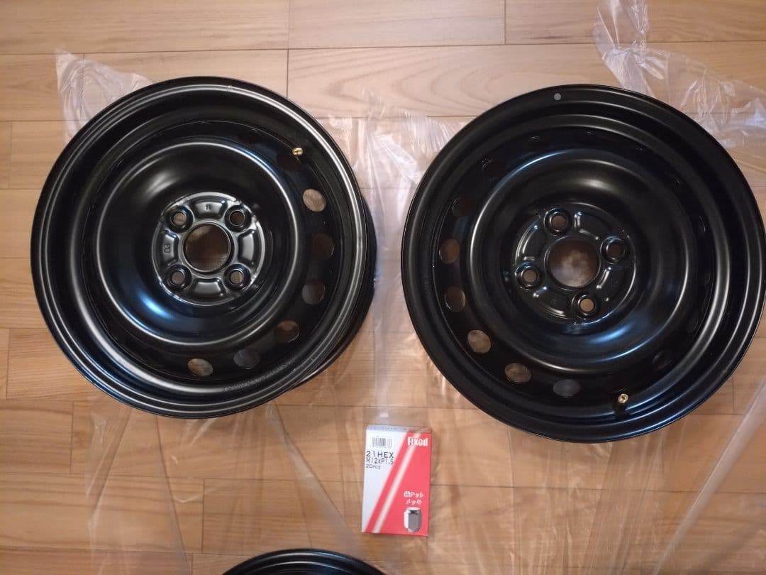 トヨタ ヤリス 純正ホイール ホイールキャップ ナット セット