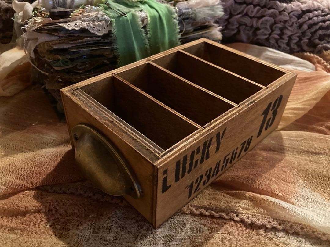 クリスマス　スペシャルBOX ジャンクジャーナル　エンボスペーパー　インド刺繍