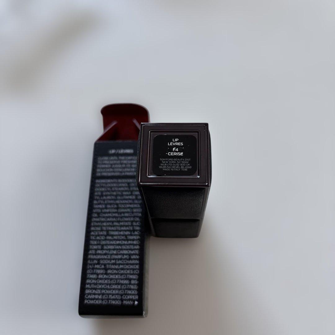 「箱付新品」限定色トムフォードビューティー　ファビュラスリップ　F4 セリーズ