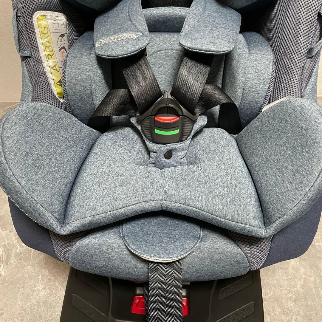 美品　アップリカ　クルリラADチャイルドシート　ISOFIX ライトネイビー