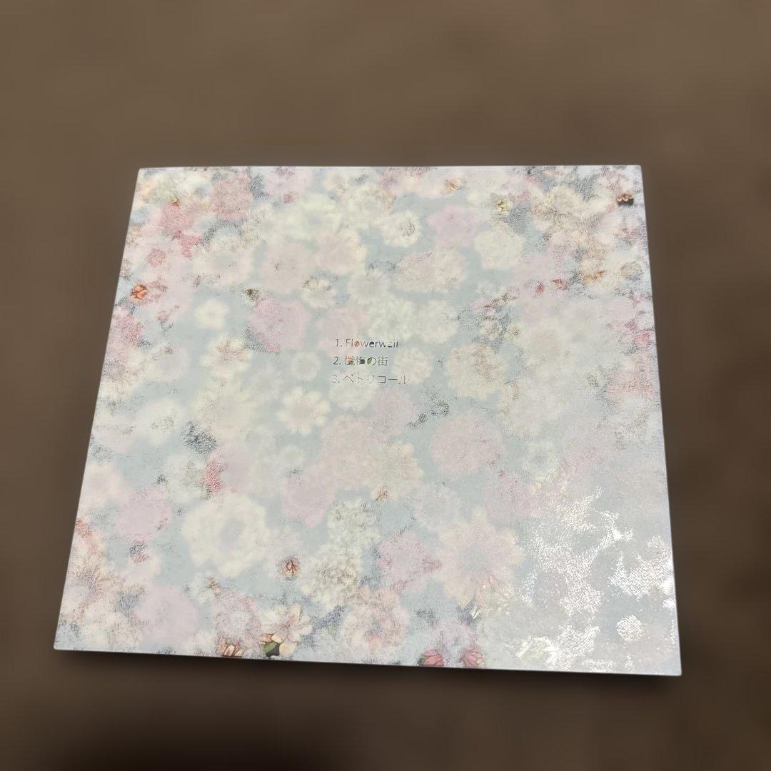 米津玄師　Flower wall 初回限定盤　ポストカード　ステッカー付き