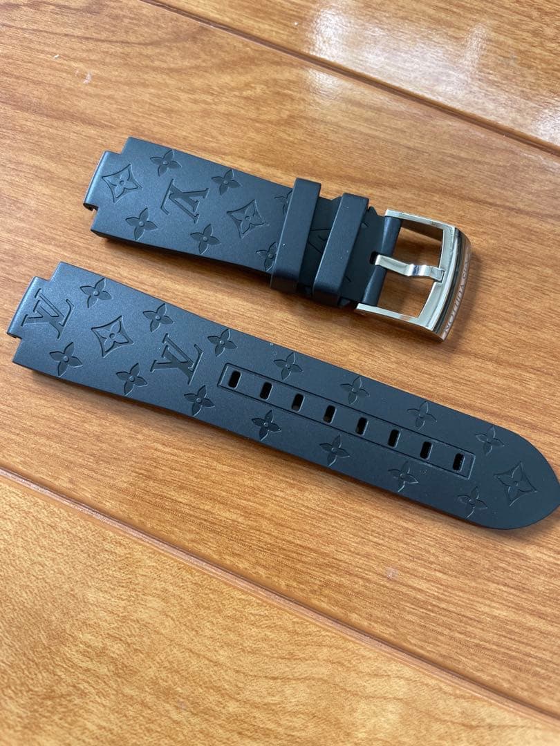 ルイヴィトン　腕時計　ラバー　ベルト　モノグラム　ブラック