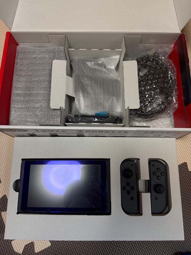 Switch本体と(SoftBank)32gbセット(MHRパッケージ版付き)