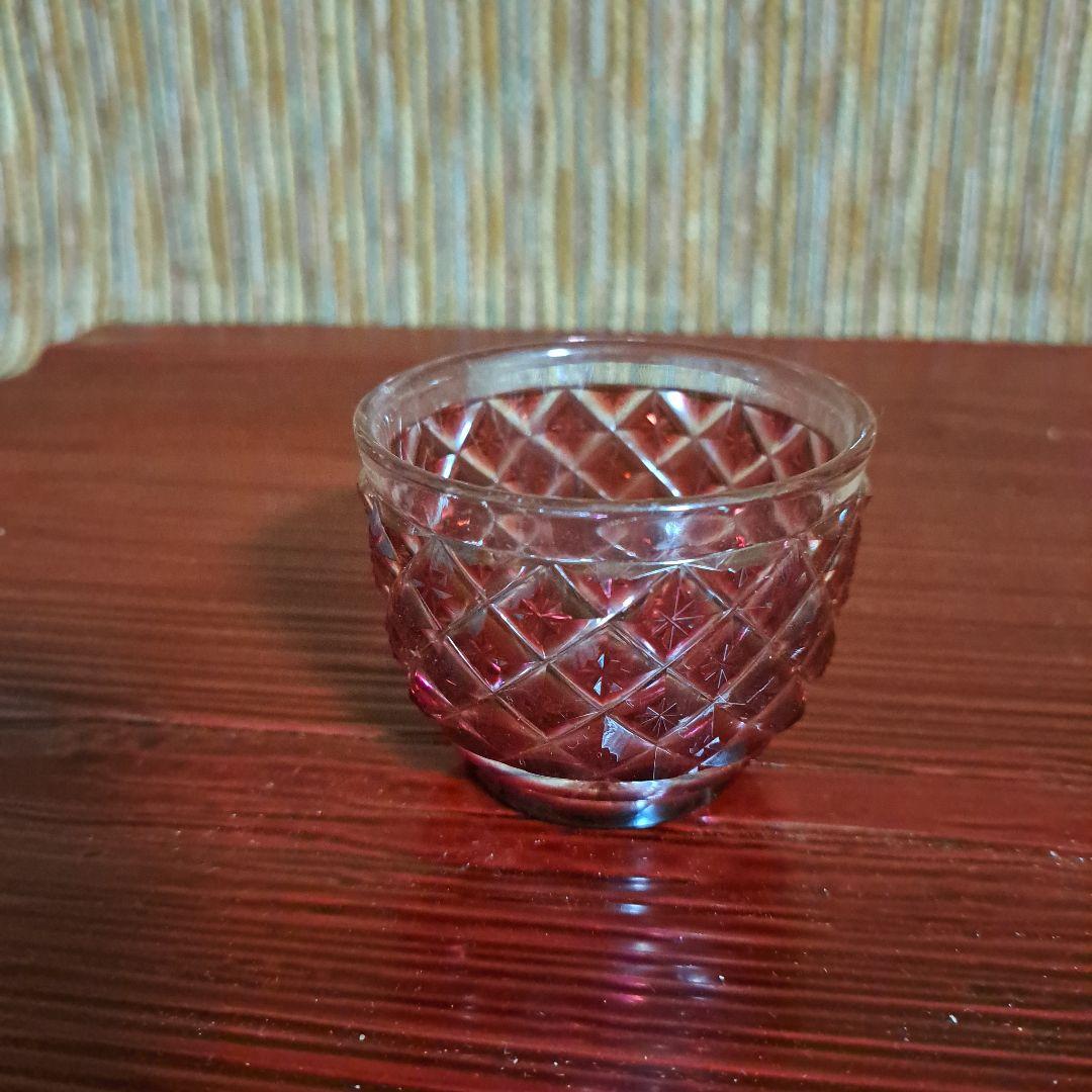 薩摩切子　赤いカットガラスの盃です。