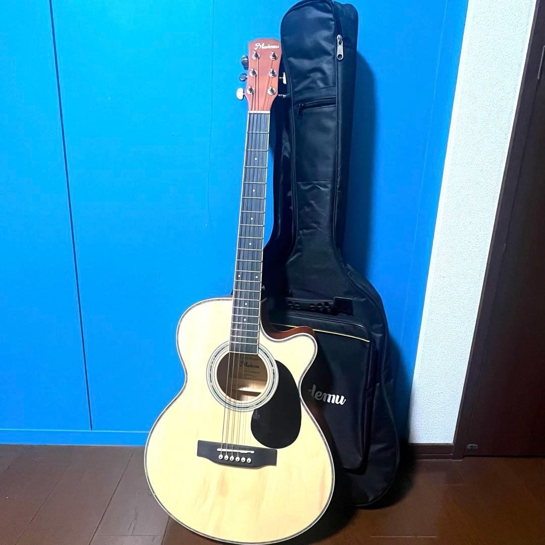 【初心者セット】mademuアコースティックギター　アコギ　ケースその他部品あり