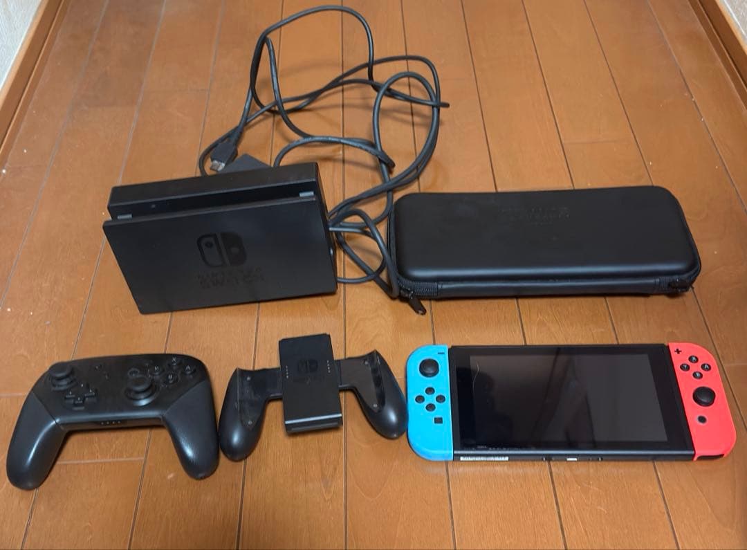 Nintendo Switch 本体 青/赤 付属品あり