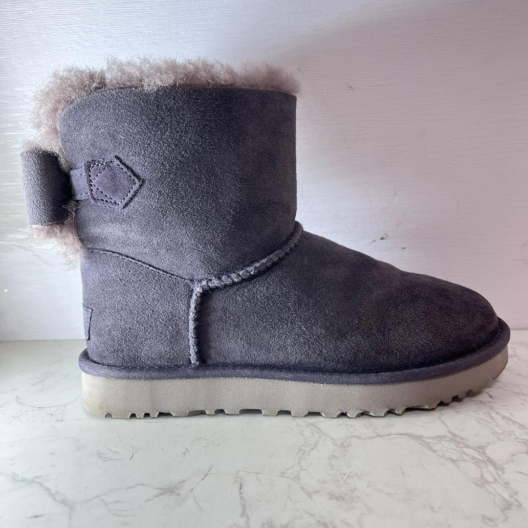 専用入手困難 未使用級 UGG ベイリーボウ風 ムートンブーツ パープル 24c