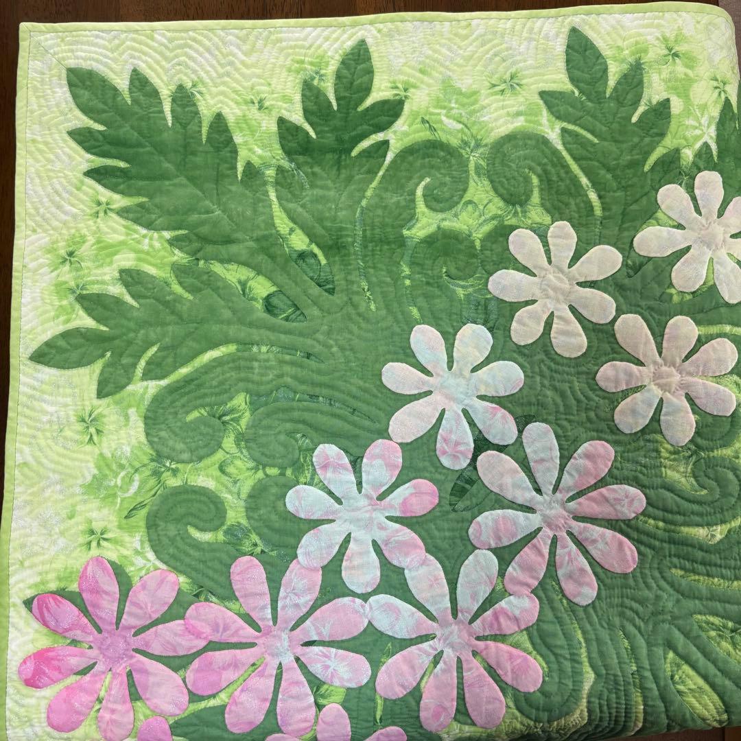 完成品　ハワイアンキルト　ティアレ　タペストリー 約81cm 送料込み 匿名配送