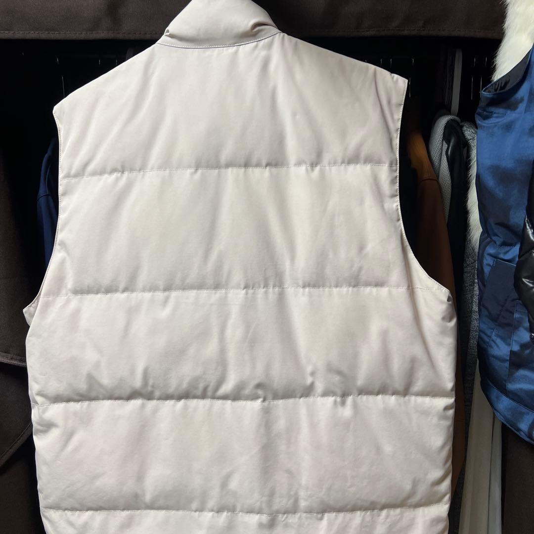 美品　  ホワイト ダウンベスト