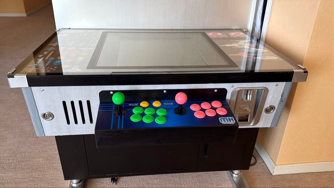 アーケードゲームテーブル レトロデザイン