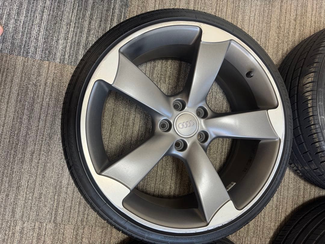 アウディ WSP ITALY 19インチ