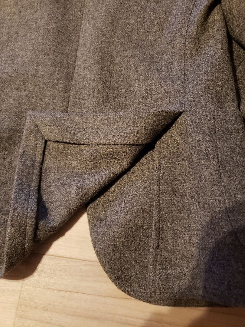 美品ラルディーニ　46　グレージャケットです。