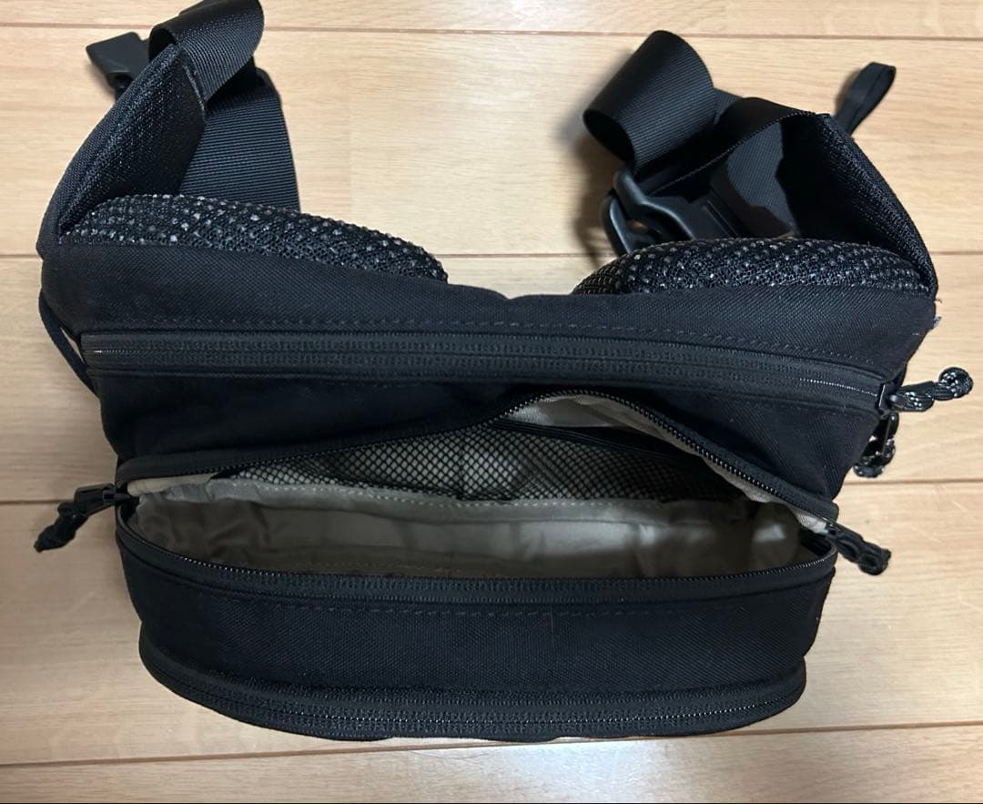 Hugoo ヒップシート用ブラックポーチ