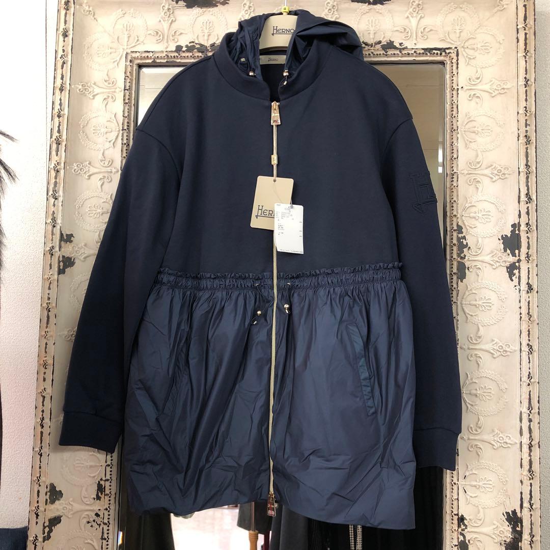新品タグ付き Herno ヘルノ フード付きネイビーアウター ジャンパー　44