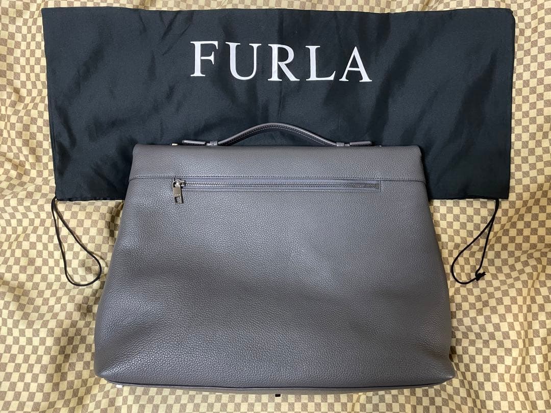 マ*ん様 極上美品　正規品　本革　FURLA ビジネスバッグ　シボ革　グレー