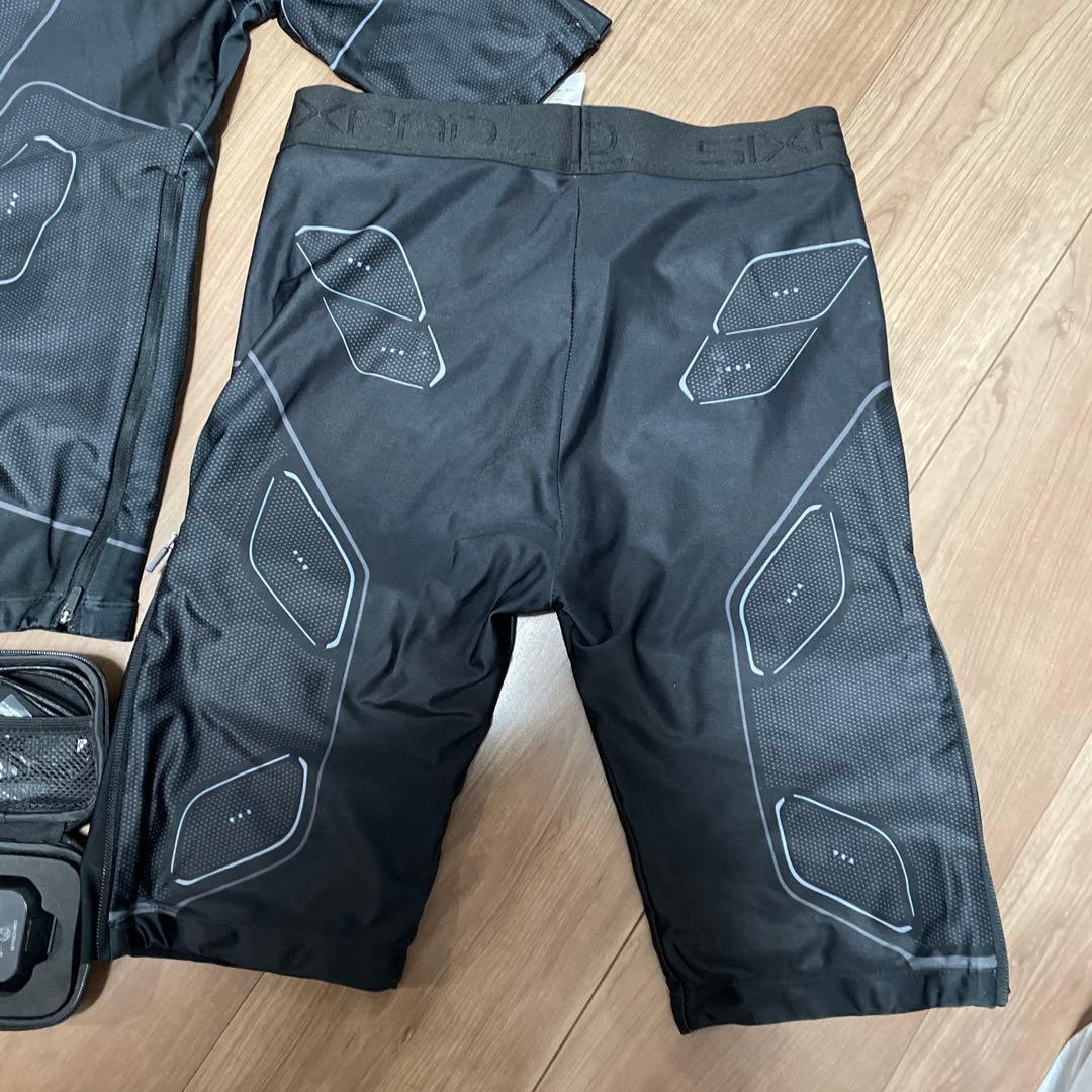 ウルフ！！ SIXPAD EMSトレーニングウェアセット