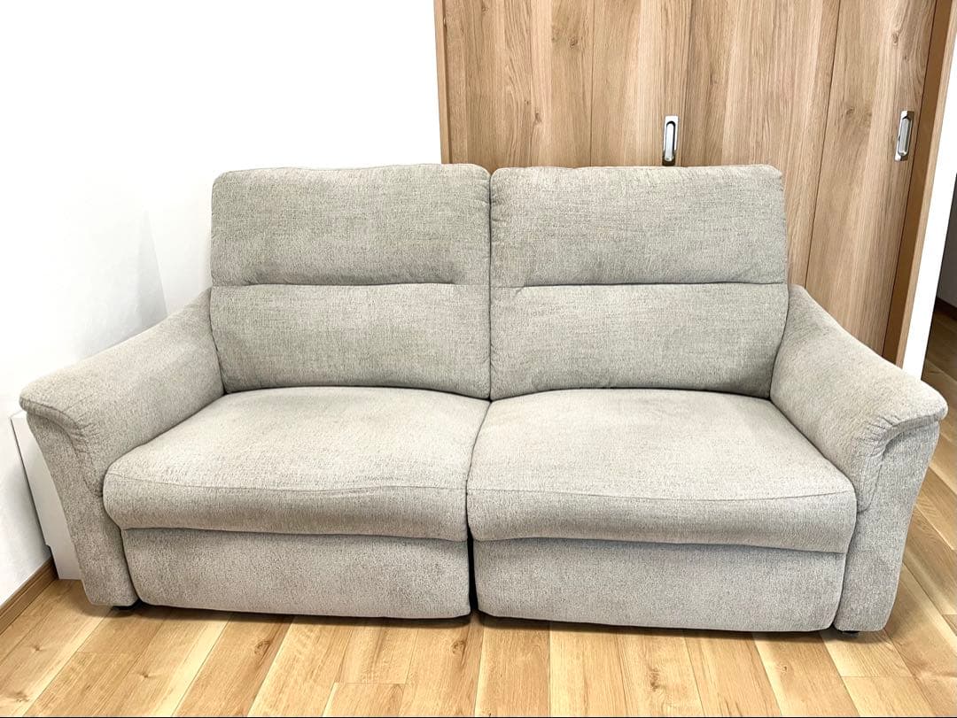 ごりしょー　ニトリ電動リクライニング ソファ　3人用布張りベージュ