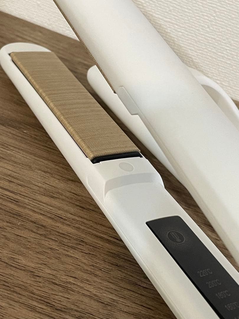 【未使用】kinujo キヌジョ絹女　DS200 ストレートヘアアイロン海外対応