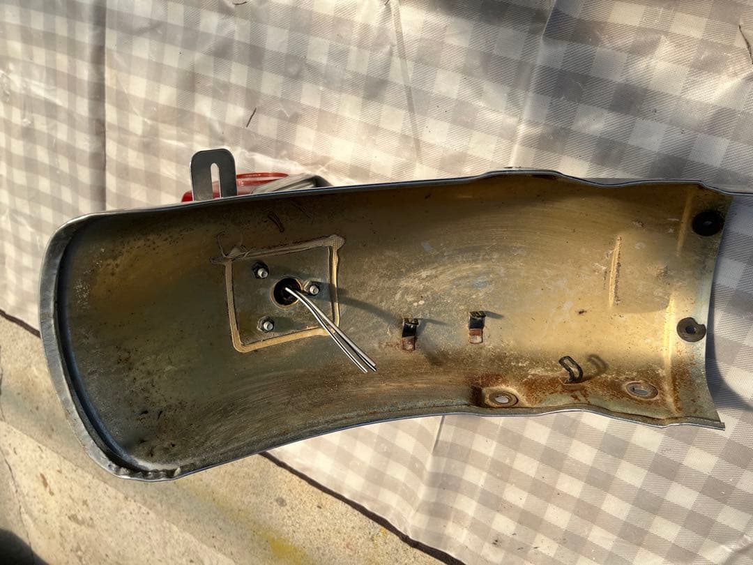 スズキ　GN125H 純正テールランプ　台座　リアフェンダー付き