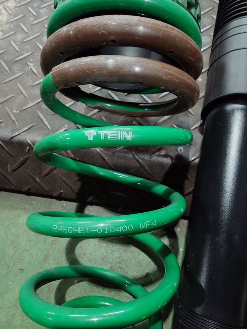 HONDA ヴェゼル　TEIN車高調