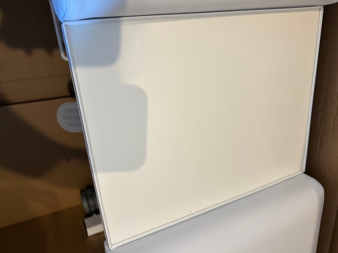 ネイル　オットマン　ネイリスト フット台　ビューティガレージ