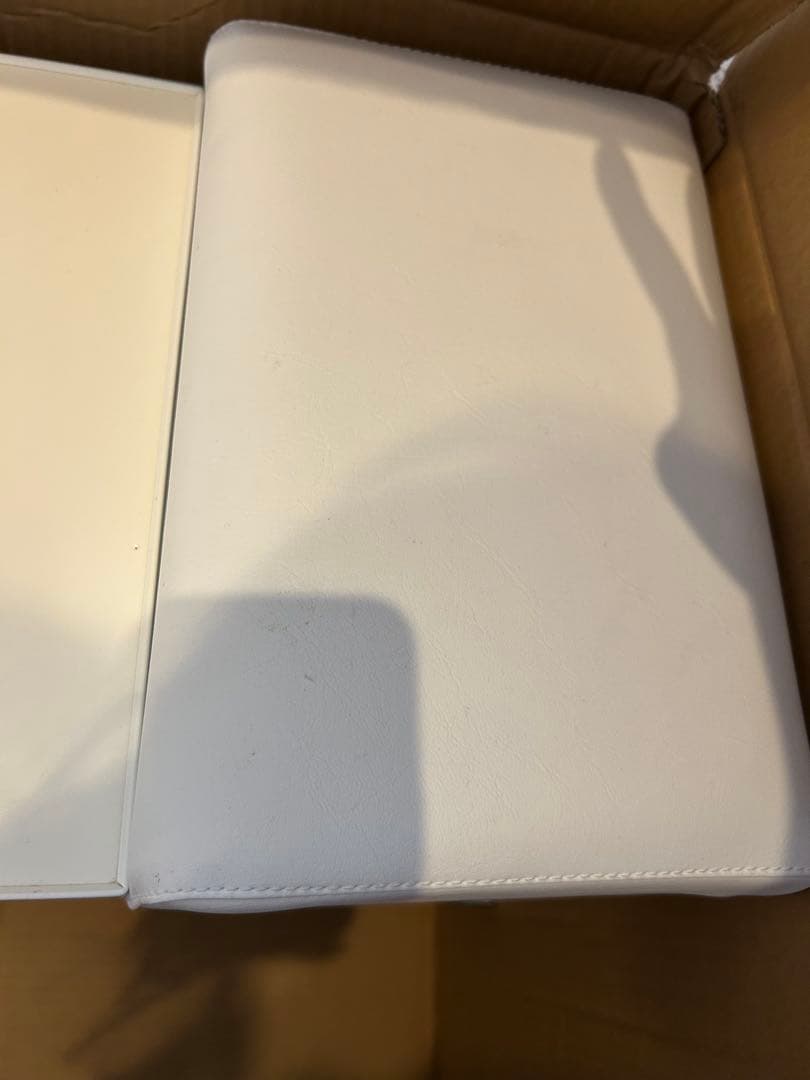 ネイル　オットマン　ネイリスト フット台　ビューティガレージ