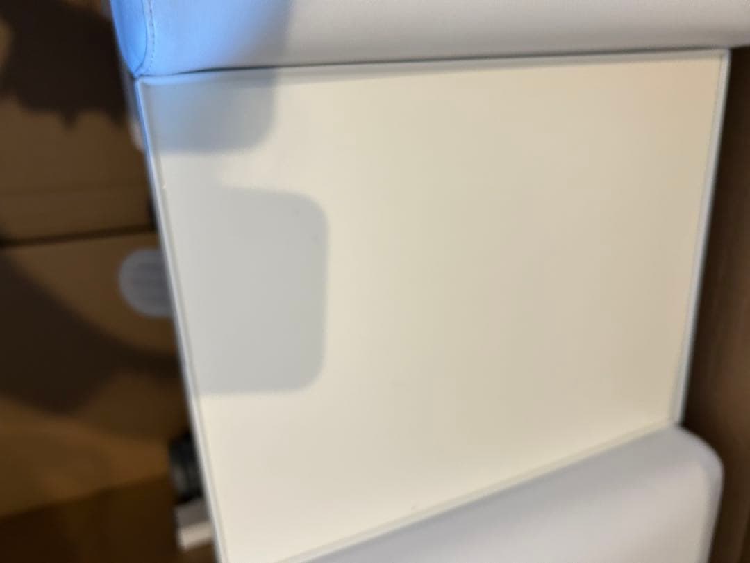 ネイル　オットマン　ネイリスト フット台　ビューティガレージ