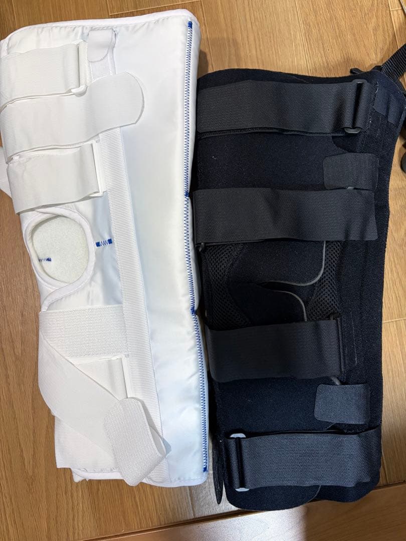 ドンジョイ 左膝·右膝 その他装具2つ