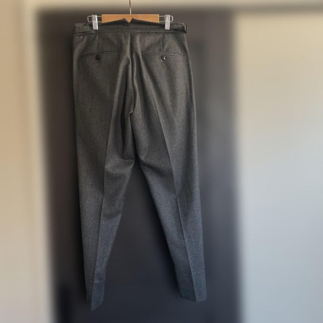 BERWICH ベルウィッチ スコッチ ウール 2プリーツ パンツ（グレー）