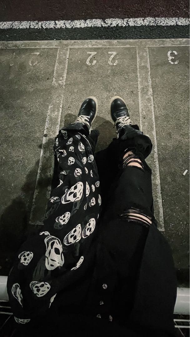 パンツ VETEMENTS DESTROYEDBAGGY JEANS 28