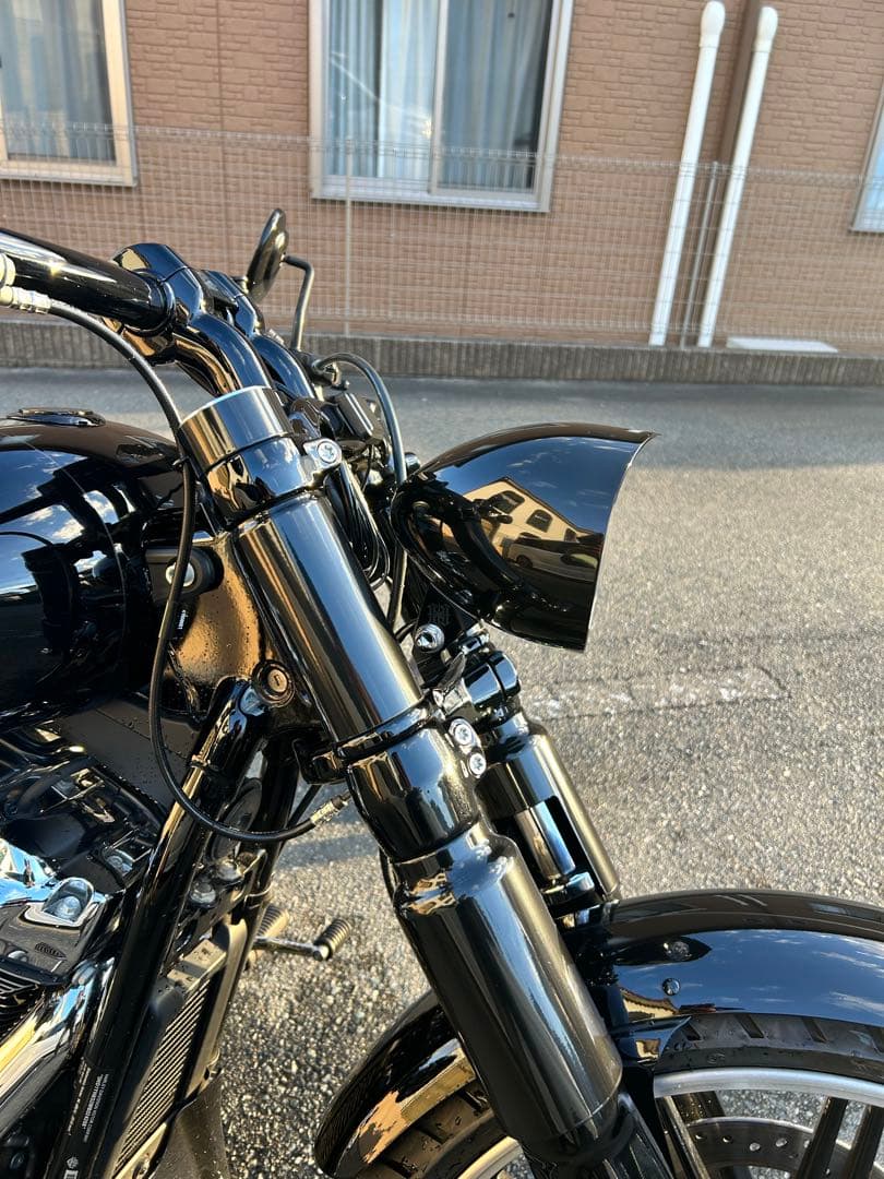 TRIJYA 砲弾型ヘッドライトハウジング　ハーレーブレイクアウト