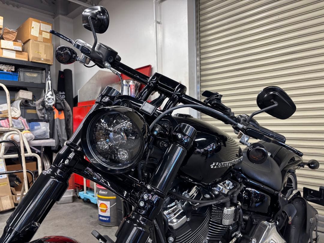 TRIJYA 砲弾型ヘッドライトハウジング　ハーレーブレイクアウト