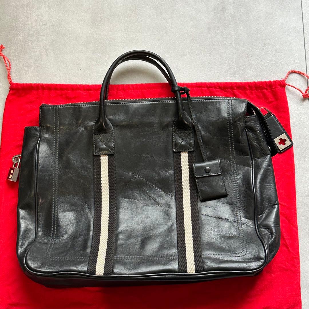 値下げしました！Bally 黒 レザー ビジネスバッグ ストライプデザイン