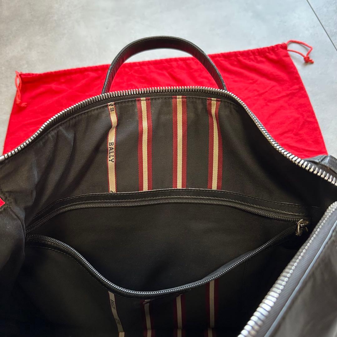 値下げしました！Bally 黒 レザー ビジネスバッグ ストライプデザイン