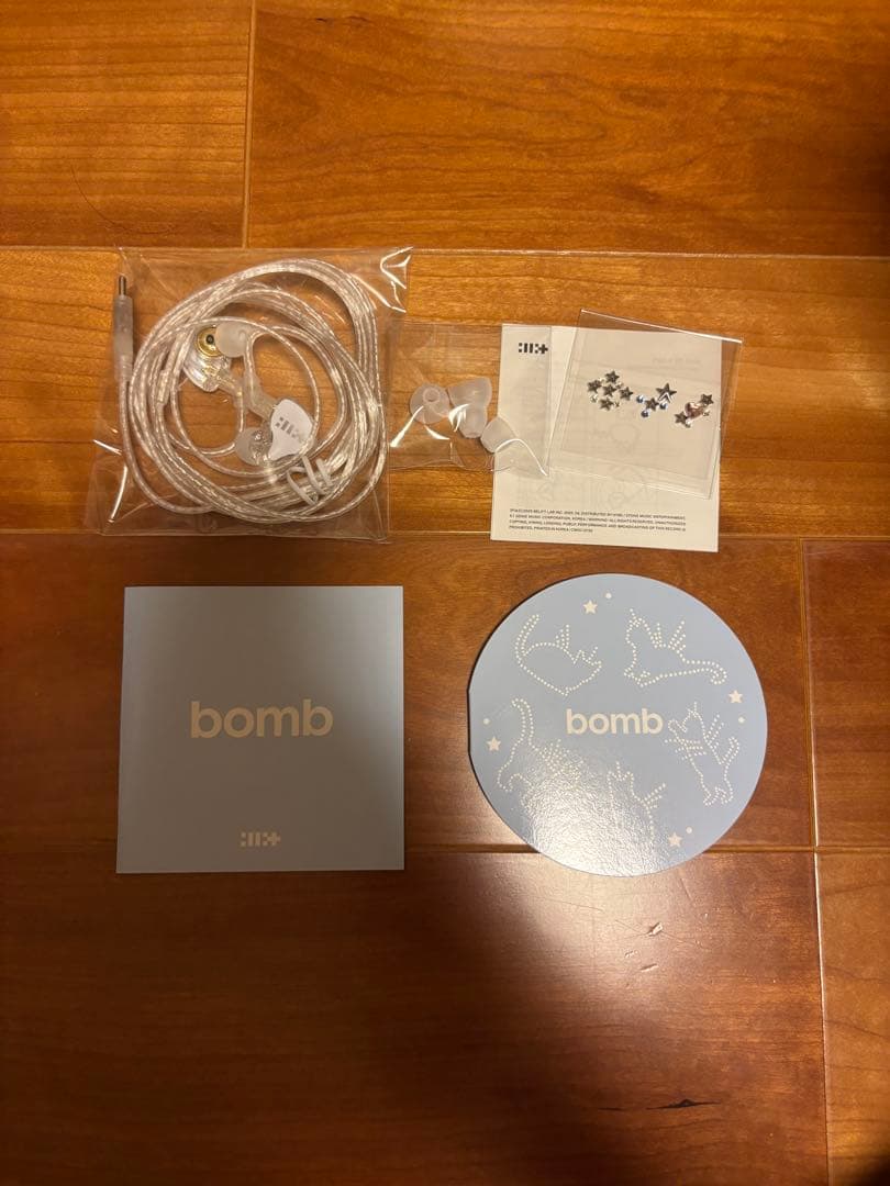 Illit bomb イヤホン アルバム　まりん♡