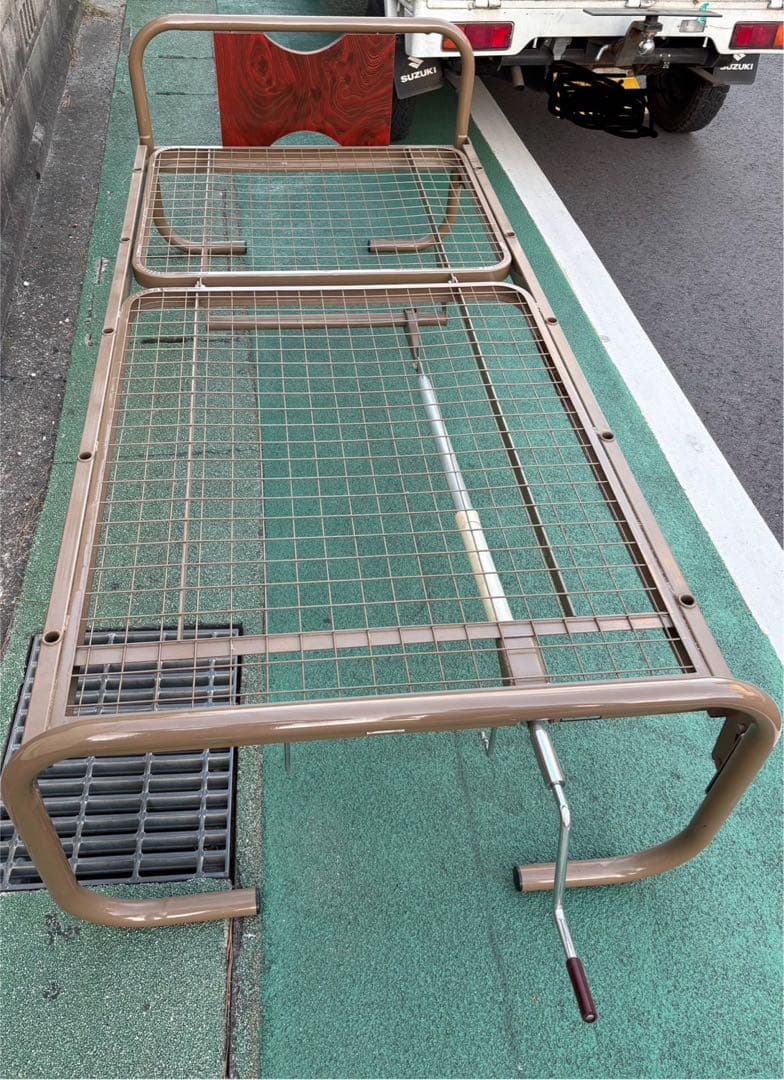 引き取り！　綺麗！介護用ベッド 手動調整機能付き メッシュ