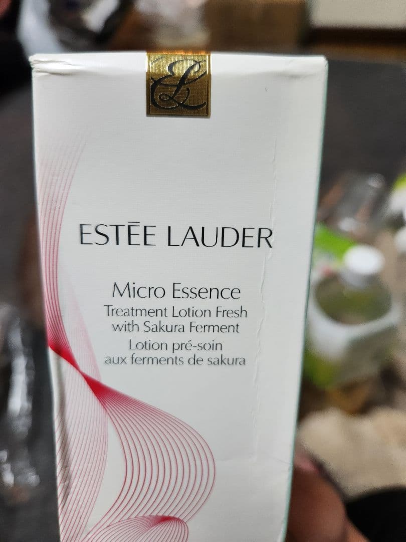 ㉑ ESTEE LAUDER Micro Essence 200ml