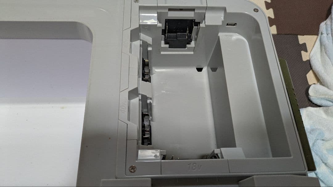 値下げ　Makita マキタ　CW001G 20L 充電式保冷温庫 屋外未使用